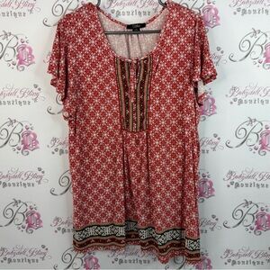 Dalia T-shirt tie up front geometric Red and White Floral Blouse flowy